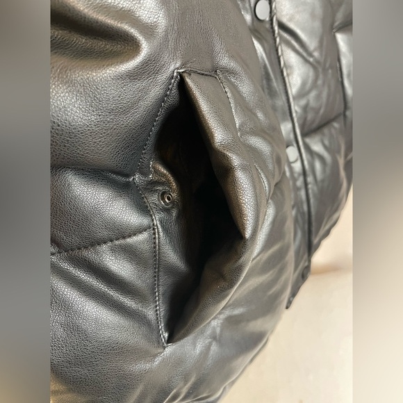 Marc New York Andrew Marc black Faux Leather Puffer Vest size Small - Picture 15 of 15